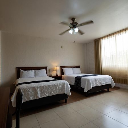 Hotel Hc Celaya  Bagian luar foto