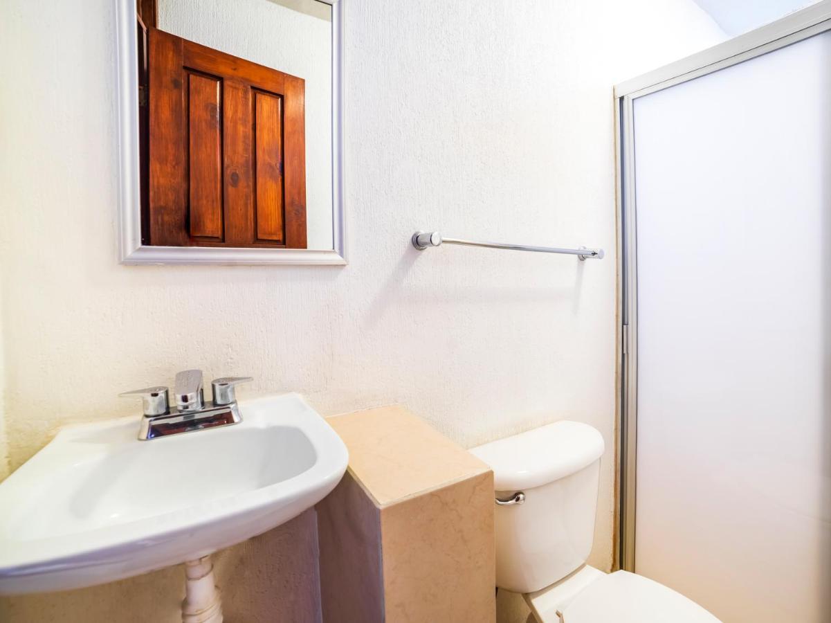 Hotel Hc Celaya  Bagian luar foto