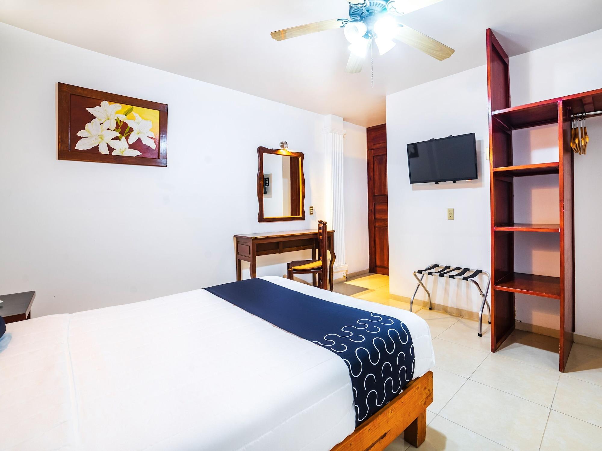 Hotel Hc Celaya  Bagian luar foto