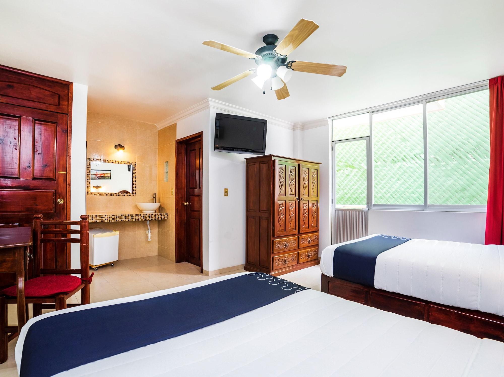 Hotel Hc Celaya  Bagian luar foto