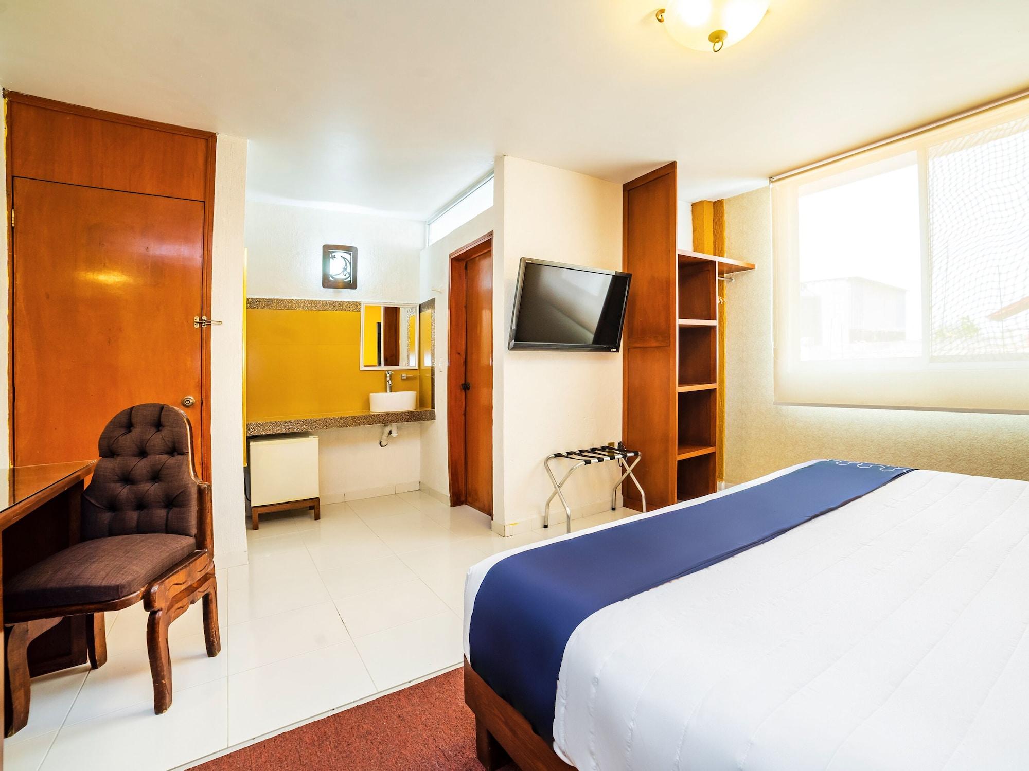 Hotel Hc Celaya  Bagian luar foto