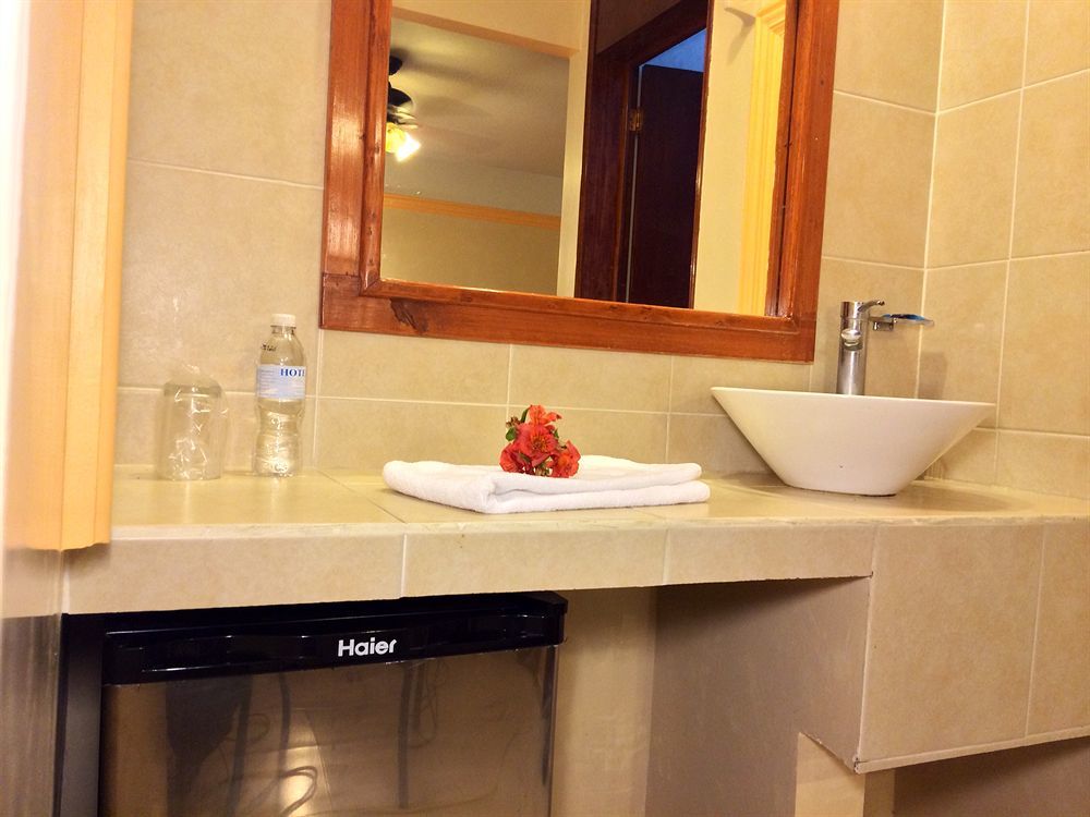 Hotel Hc Celaya  Bagian luar foto