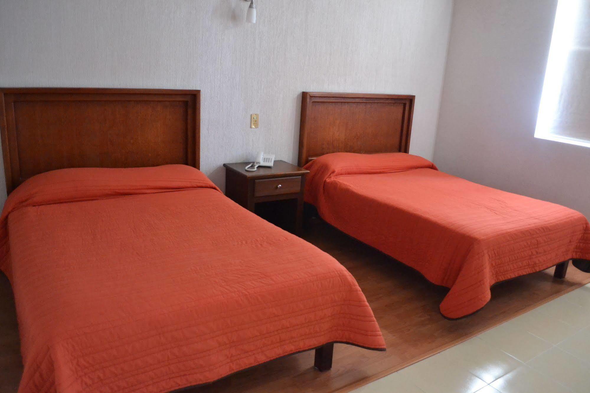 Hotel Hc Celaya  Bagian luar foto