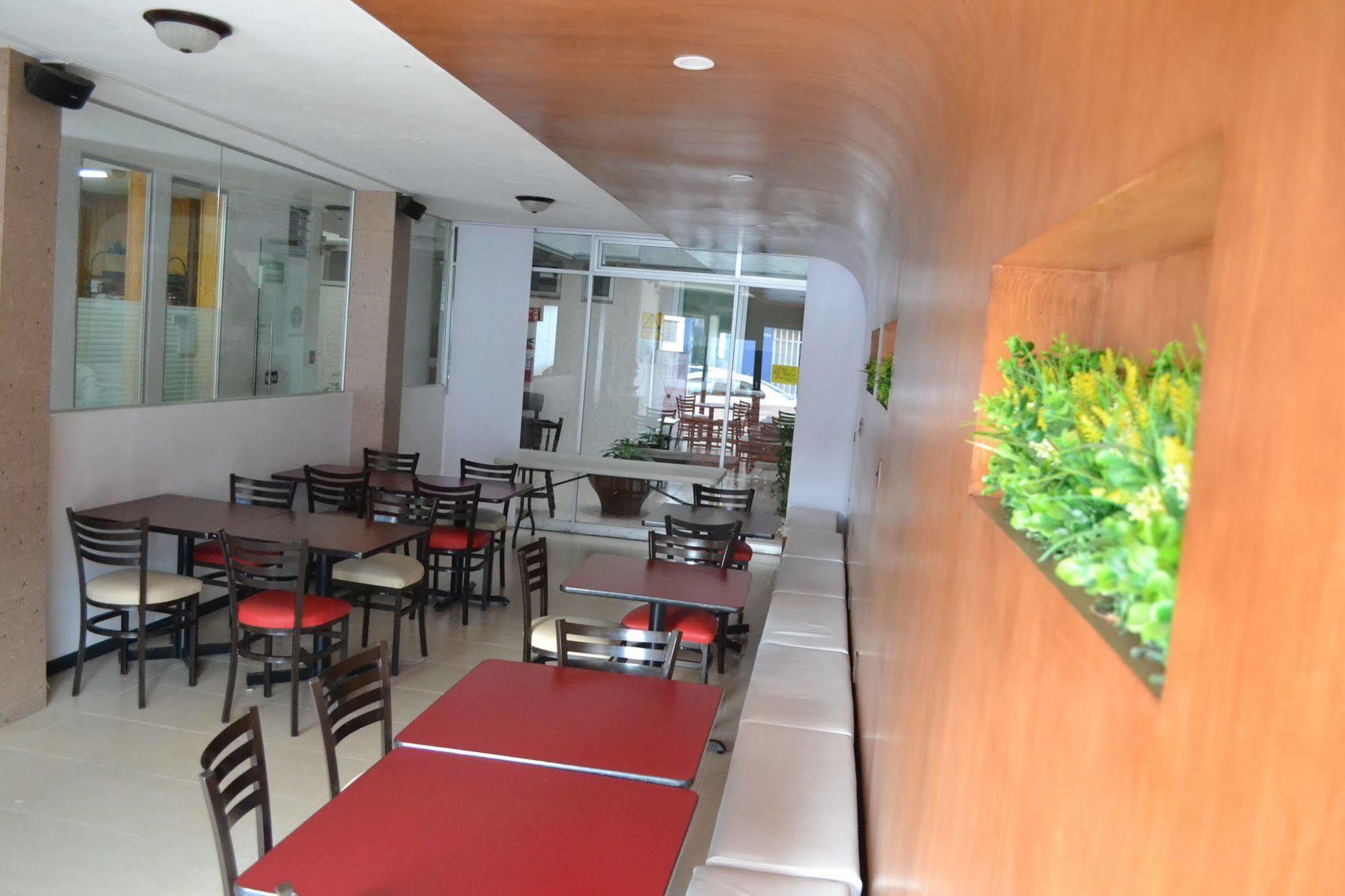Hotel Hc Celaya  Bagian luar foto